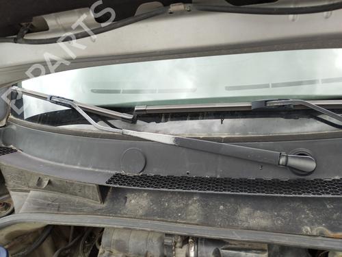 Used Front windshield wiper arm CITROËN C2 (JM_) 1.1 (60 hp) 27046658