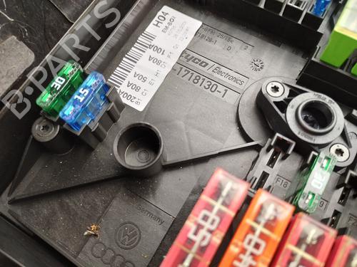 Used Fuse box Fuse box VW GOLF V (1K1) [2003-2010] 33724952 33724952