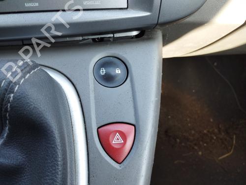 Used Warning switch RENAULT SCÉNIC II (JM0/1_) 1.9 dCi (JM14) (131 hp) 27042321