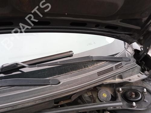 Used Front windshield wiper arm MITSUBISHI LANCER VIII Sportback (CX_A) 2.0 DI-D (CX8A) (140 hp) 27058624