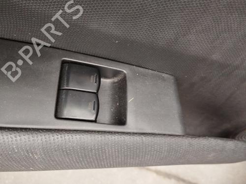Used Left front window switch NISSAN MICRA III (K12) 1.2 16V (65 hp) 27047016