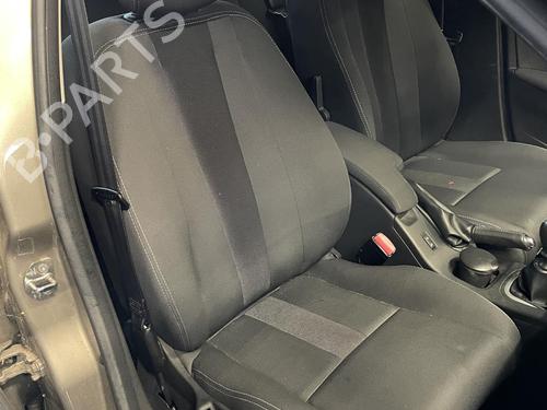 Used Right front seat RENAULT MEGANE III Hatchback (BZ0/1_, B3_) 1.5 dCi (BZ09, BZ0D, BZ1W, BZ29, BZ14) (110 hp) 27062802