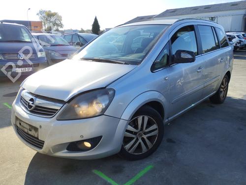 Used Left front fog light Left front fog light OPEL ZAFIRA / ZAFIRA FAMILY B (A05) 1.7 CDTI (M75) (110 hp) 30339204 30339204