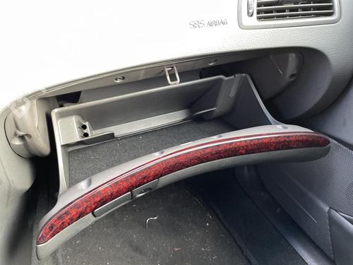 Used Glove box Glove box VOLVO S60 I (384) 2.4 D (130 hp) 27086991 27086991