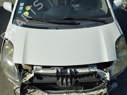 hood-toyota-yaris-_p9_-2005-2006-2007-2008-2009-2010-2011-2012-2013-2014-37867435 main image