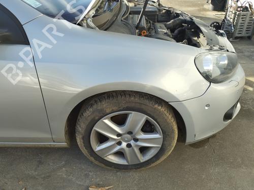 Used Right front brake caliper Right front brake caliper VW GOLF VI (5K1) 1.4 (80 hp) 32784239 32784239