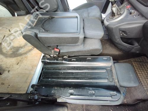 Right front seat PEUGEOT PARTNER Box Body/MPV 1.6 HDi | BP27593077C16 