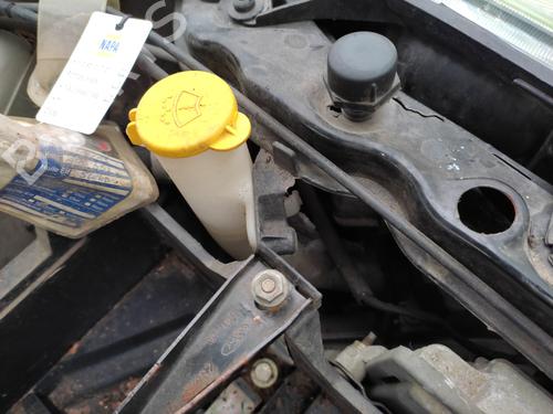 Used Windscreen washer tank FORD FIESTA V (JH_, JD_) 1.4 TDCi (68 hp) 27067408