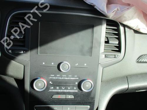 display-monitor-renault-megane-iv-hatchback-b9amn_-2015-27080100 main image