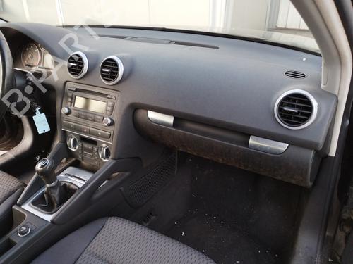 Dashboard AUDI A3 Sportback (8PA) 1.9 TDI | BP30084773C46 