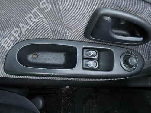 Used Left front window switch RENAULT CLIO II (BB_, CB_) 1.4 16V (B/CB0P, BB13) (98 hp) 27086695