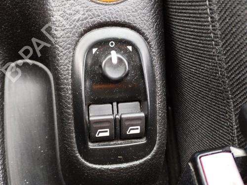 Used Left front window switch PEUGEOT 206 SW (2E/K) 1.4 16V (88 hp) 31836184