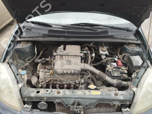 Used Front wiper motor TOYOTA YARIS (_P1_) 1.0 (SCP10_, SCP10R) (68 hp) 27044778