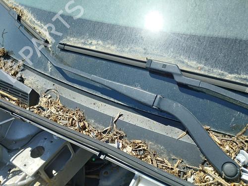 Used Front windshield wiper arm Front windshield wiper arm 38097481 38097481