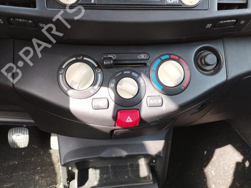 Used Climate control NISSAN MICRA III (K12) 1.2 16V (80 hp) 27068821