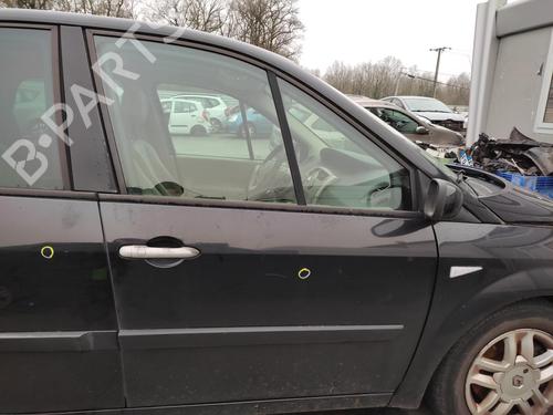 Høyre foran utvendig håndtak RENAULT GRAND SCÉNIC II (JM0/1_) 1.9 dCi (JM14) (131 hp) 27068174
