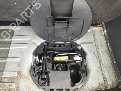 Used Jack Kit RENAULT MODUS / GRAND MODUS (F/JP0_) 1.2 (JP0C, JP0K, FP0C, FP0K, FP0P, JP0P, JP0T) (75 hp) 28358696