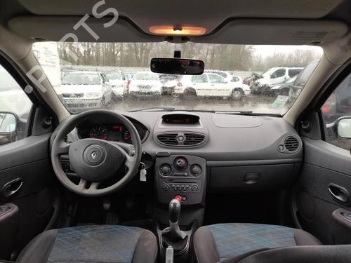 Instrumentbræt RENAULT CLIO III (BR0/1, CR0/1) 1.5 dCi (BR17, CR17) (86 hp) 27051832
