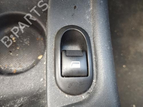 Interrupteur de vitre avant droite CITROËN C3 I (FC_, FN_) 1.4 i (73 hp) 29969190