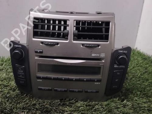 Used Radio Radio TOYOTA YARIS (_P9_) 1.0 VVT-i (KSP90_, KSP90R) (69 hp) 27083412 27083412