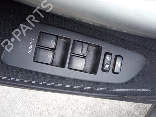 Used Left front window switch TOYOTA AURIS (_E15_) 1.4 D-4D (NDE150_, NDE150R) (90 hp) 27082046