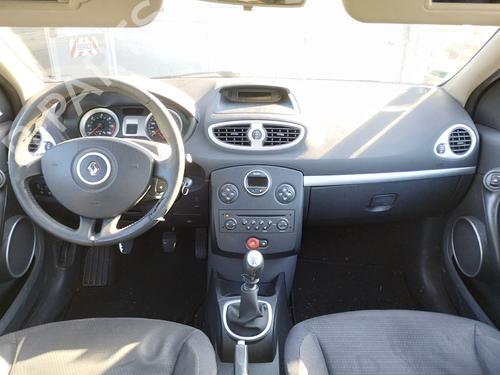 Instrumentbræt RENAULT CLIO III (BR0/1, CR0/1) 1.5 dCi (BR17, CR17) (86 hp) 27399146