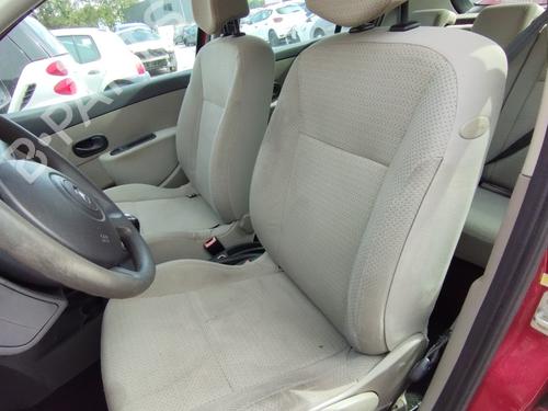 Used Left front seat RENAULT CLIO III (BR0/1, CR0/1) 1.2 16V (BR02, BR0J, BR11, CR02, CR0J, CR11) (75 hp) 28568195