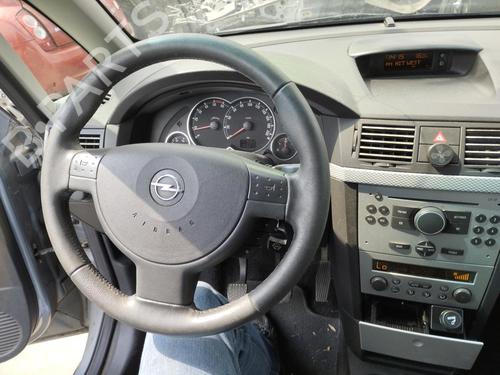 Used Driver airbag OPEL MERIVA A MPV (X03) 1.7 CDTI (E75) (100 hp) 27079682