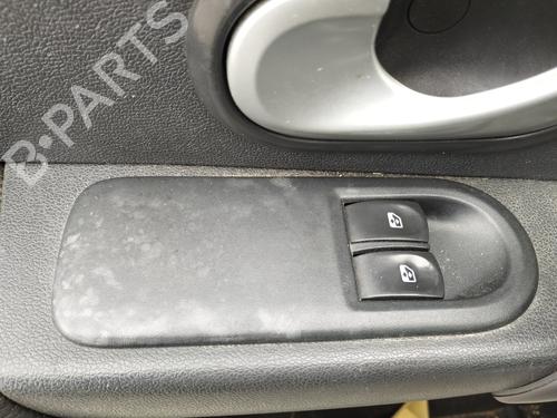 Used Left front window switch Left front window switch RENAULT CLIO III (BR0/1, CR0/1) 1.5 dCi (BR17, CR17) (86 hp) 32668641 32668641