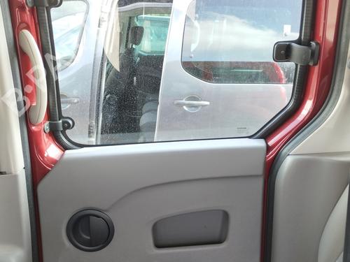 Used Rear right interior door handle Rear right interior door handle RENAULT KANGOO / GRAND KANGOO II (KW0/1_) 1.6 16V FLEX (KW01) (106 hp) 32696933 32696933