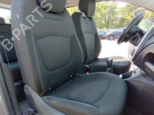 Asiento delantero derecho Asiento delantero derecho 37675211 37675211