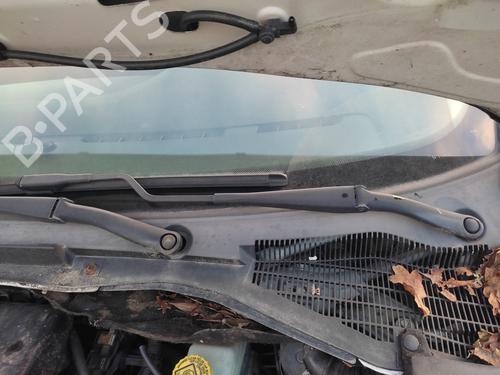Used Front windshield wiper arm FIAT GRANDE PUNTO (199_) 1.2 (65 hp) 27052044