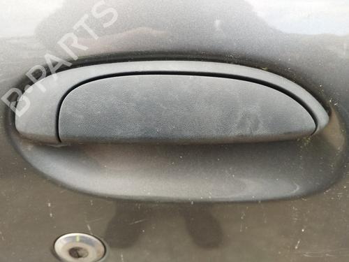 Høyre foran utvendig håndtak RENAULT CLIO II (BB_, CB_) 1.2 16V (BB05, BB0W, BB11, BB27, BB2T, BB2U, BB2V, CB05,... (75 hp) 27084460
