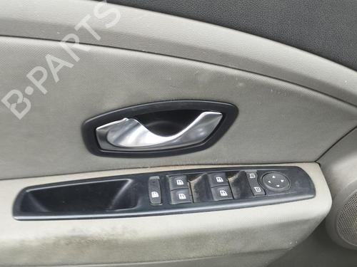 Used Front left interior door handle RENAULT MEGANE III Grandtour (KZ0/1) 1.5 dCi (KZ09, KZ0D, KZ1G, KZ29, KZ14, KZ1W, KZ10, KZ1F,... (110 hp) 27082449