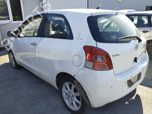 Brugte TOYOTA YARIS (_P9_)  1.4 D-4D (NLP90_, NLP90R)  4852945
