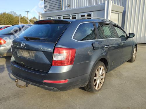 Used Rear axle SKODA OCTAVIA III Combi (5E5, 5E6) 2.0 TDI (150 hp) 30174937