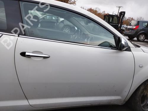 front-right-exterior-door-handle-alfa-romeo-mito-955_-2008-2009-2010-2011-2012-2013-2014-2015-2016-2017-2018-33544431 main image