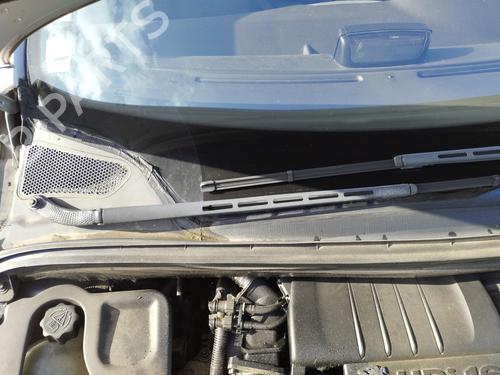 Used Front windshield wiper arm PEUGEOT 307 Break (3E) 1.6 HDi 110 (109 hp) 28796796