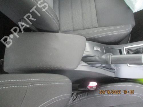 Used Middle console RENAULT LAGUNA Coupe (DT0/1) 2.0 dCi (DT01, DT08, DT09, DT0K, DT12, DT1C, DT1D, DT1M,... (150 hp) 27050508