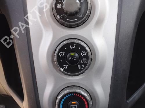 Used Climate control TOYOTA YARIS (_P9_) 1.3 VVT-i (SCP90_, SCP90R) (87 hp) 27366932