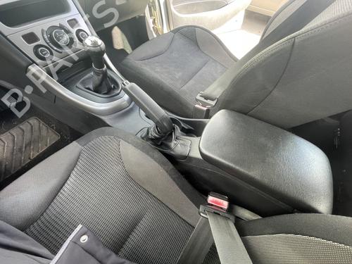 Mittelkonsole für PEUGEOT 308 I (4A_, 4C_) 1.6 HDi (109 hp) 29958234