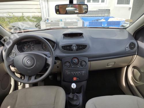 Used Dashboard RENAULT CLIO III (BR0/1, CR0/1) 1.2 16V (BR02, BR0J, BR11, CR02, CR0J, CR11) (75 hp) 28568190