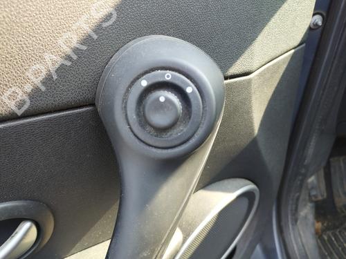 mirror-switch-renault-clio-iii-br01-cr01-2005-2006-2007-2008-2009-2010-2011-2012-2013-2014-37867526 main image