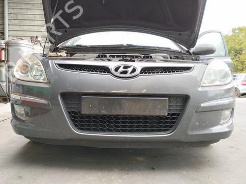 Used Front bumper HYUNDAI i30 Estate (FD) 1.6 CRDi (90 hp) 28153489