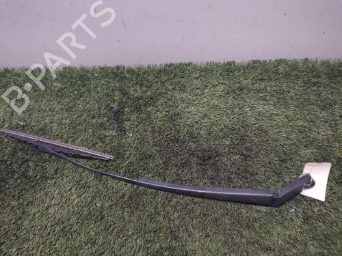 Used Front windshield wiper arm TOYOTA YARIS (_P9_) 1.0 VVT-i (KSP90_, KSP90R) (69 hp) 27072335