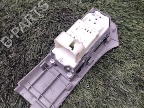 Used Switch Switch TOYOTA YARIS (_P9_) 1.0 VVT-i (KSP90_, KSP90R) (69 hp) 27083415 27083415