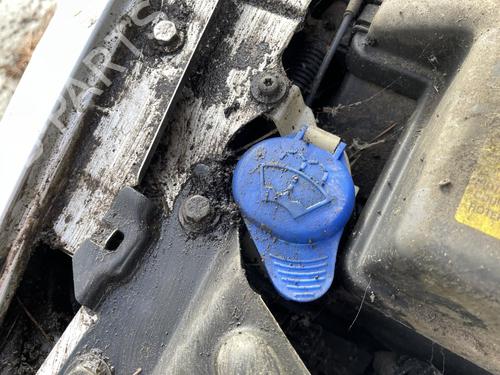 Used Windscreen washer tank VOLVO S60 I (384) 2.4 D (130 hp) 27062529