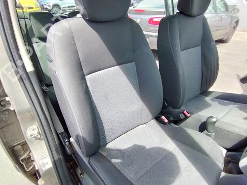 Fotel przedni prawy RENAULT MODUS / GRAND MODUS (F/JP0_) 1.2 (JP0C, JP0K, FP0C, FP0K, FP0P, JP0P, JP0T) 8201033671