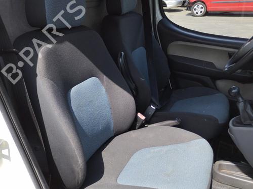 Used Right front seat FIAT DOBLO Box Body/MPV (223_) 1.3 D Multijet (75 hp) 27063231