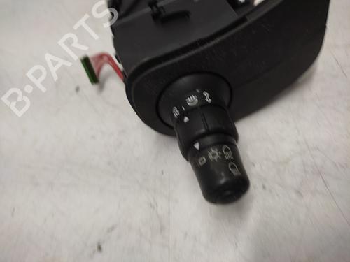 switch-renault-clio-iii-br01-cr01-2005-2006-2007-2008-2009-2010-2011-2012-2013-2014-36679667 main image